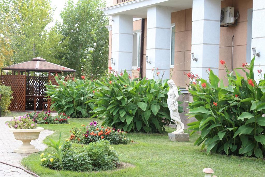 Rakhat Hotel Oral Esterno foto